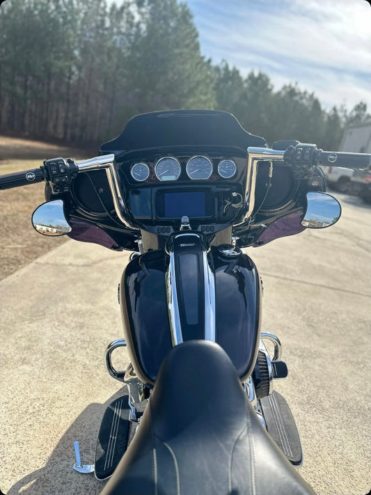 KST Patriot Bagger Pre-Wired Bars (Street Glide/Ultra/Trike 2014-2023) – installed on a black Harley Street Glide